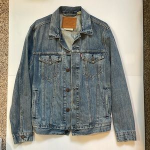 Levi’s Jean Jacket Wore Once Men’s Size Medium Like New Condition